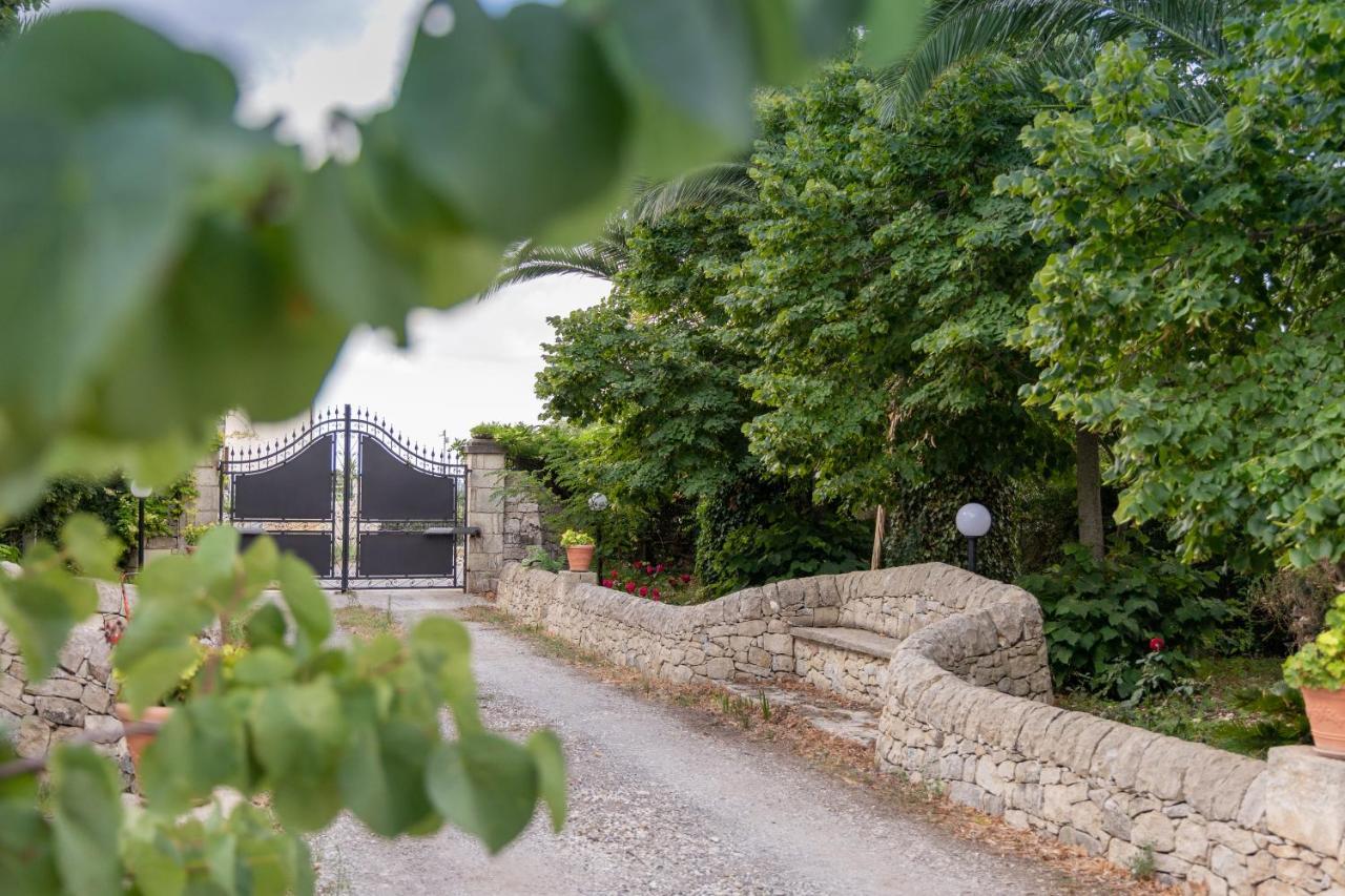 Maison d'hôtes Casale Della Contea à Modica Extérieur photo