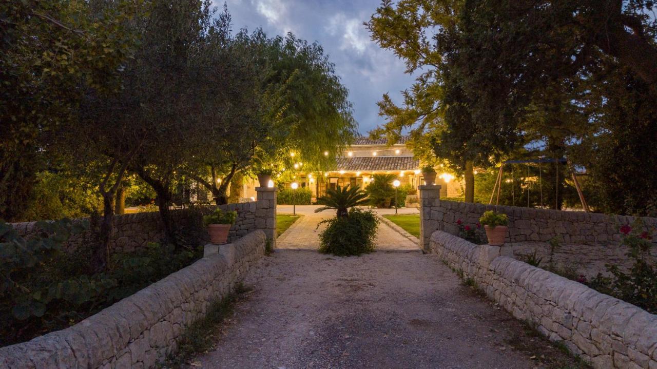 Maison d'hôtes Casale Della Contea à Modica Extérieur photo
