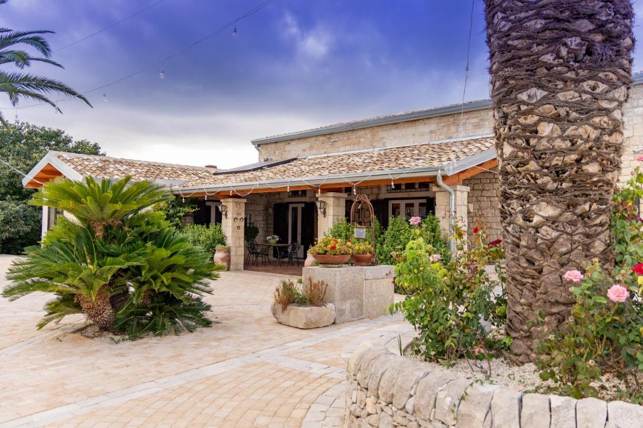 Maison d'hôtes Casale Della Contea à Modica Extérieur photo