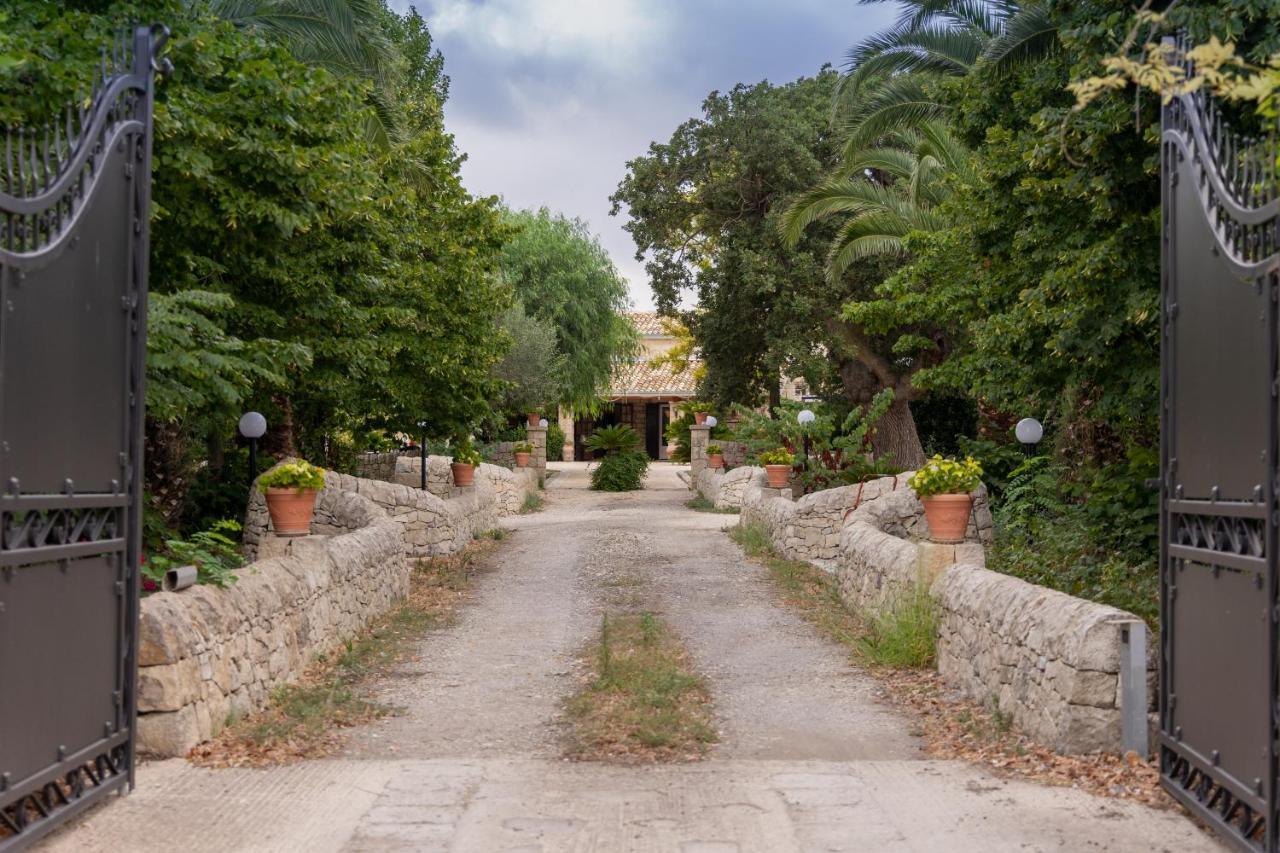 Maison d'hôtes Casale Della Contea à Modica Extérieur photo